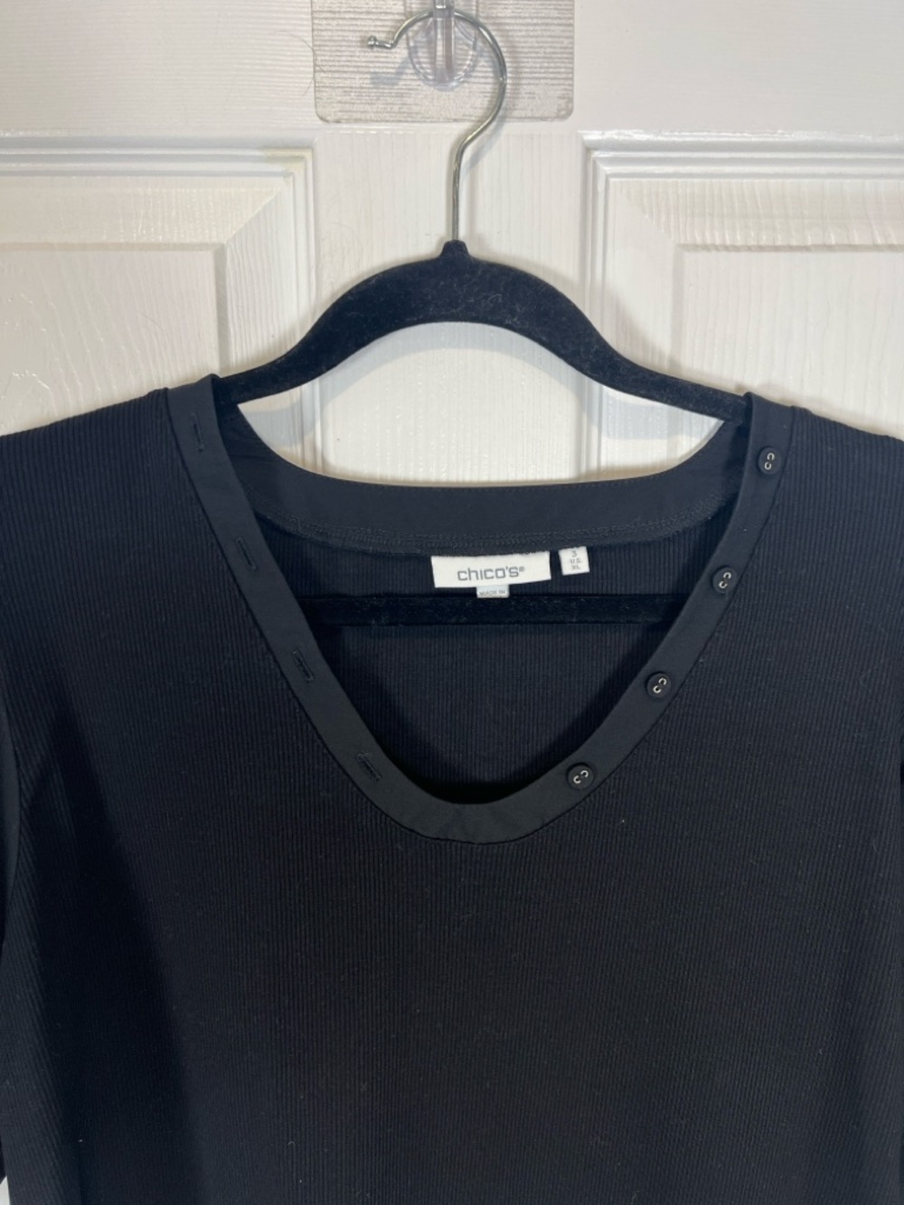 Chicos black v neck puff sleeve short sleeve top size 3 - Picture 4 of 9